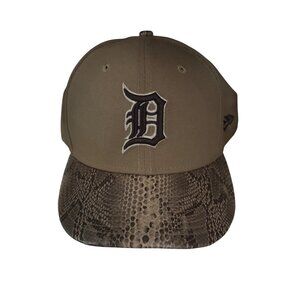 Detroit Tigers Brown Snake Print New Era Fitted Baseball Cap Embroidered Logo
